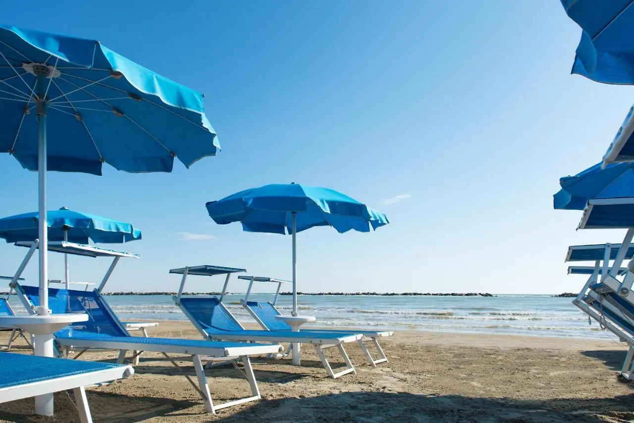 Hotel Foglieri Cesenatico 3*,