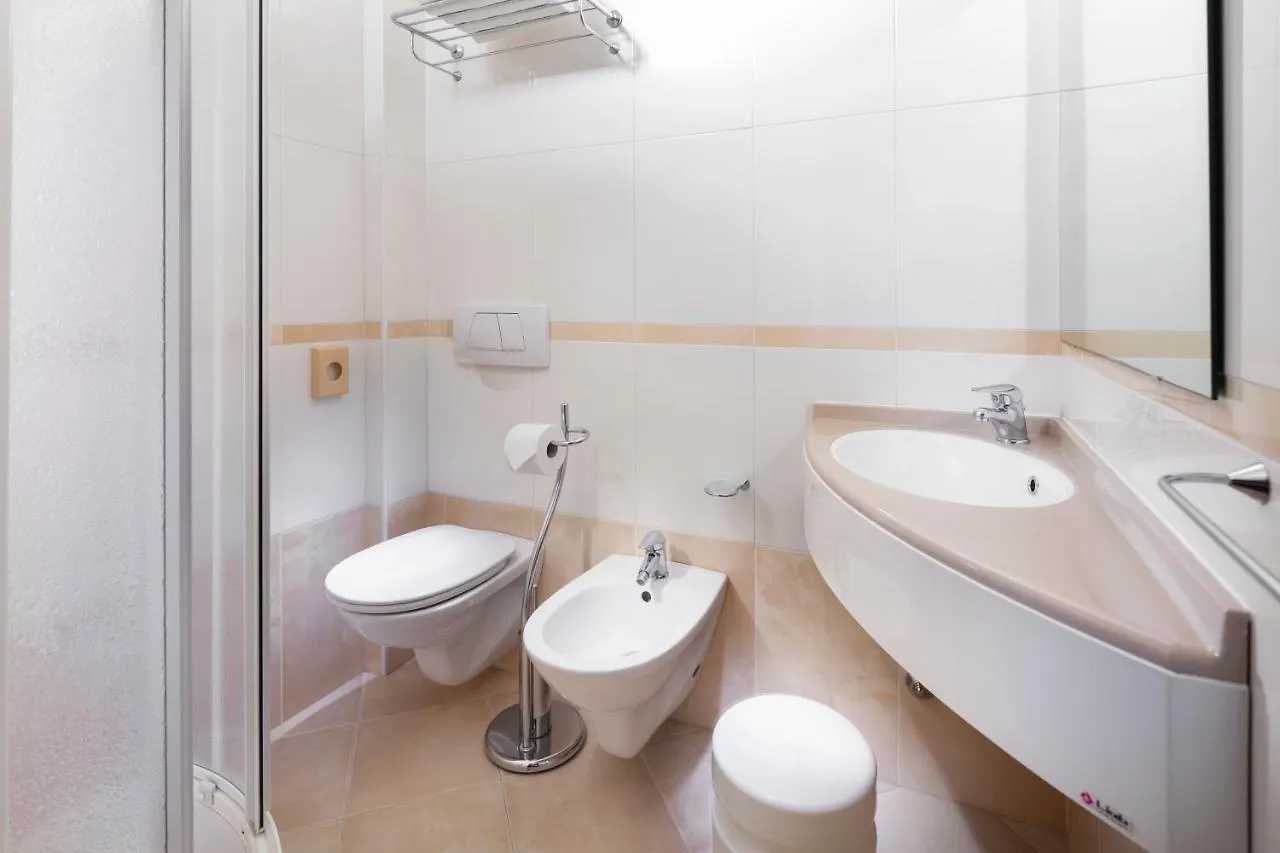 Hotel Foglieri Cesenatico 3*,
